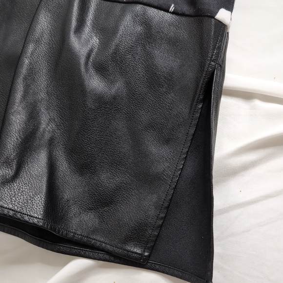 NWOT NATORI Abstract V neck Tunic with Faux Leather Trim, Size XS - Picture 5 of 7